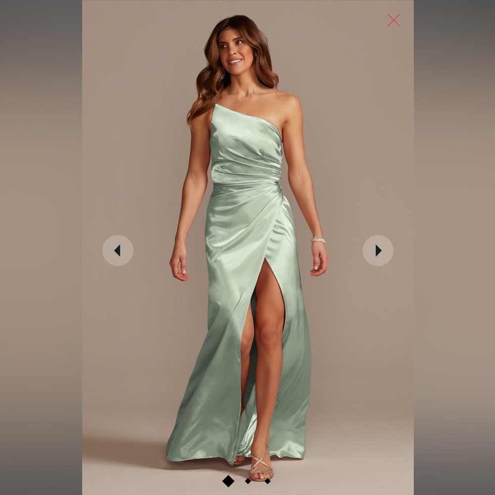 GALINA SIGNATURE
charmeuse draped one-shoulder bridesmaid dress

STYLE# GS290018